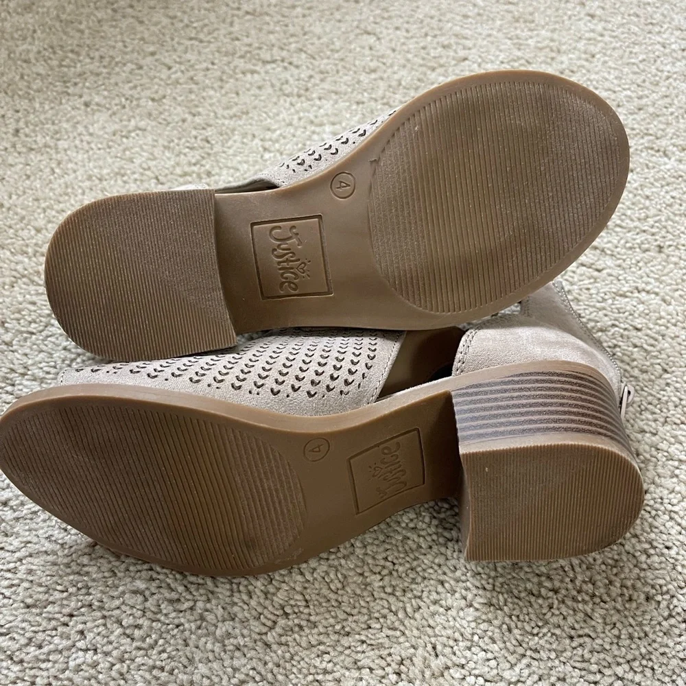 Justice Girls open toe Tan Wedge size 4